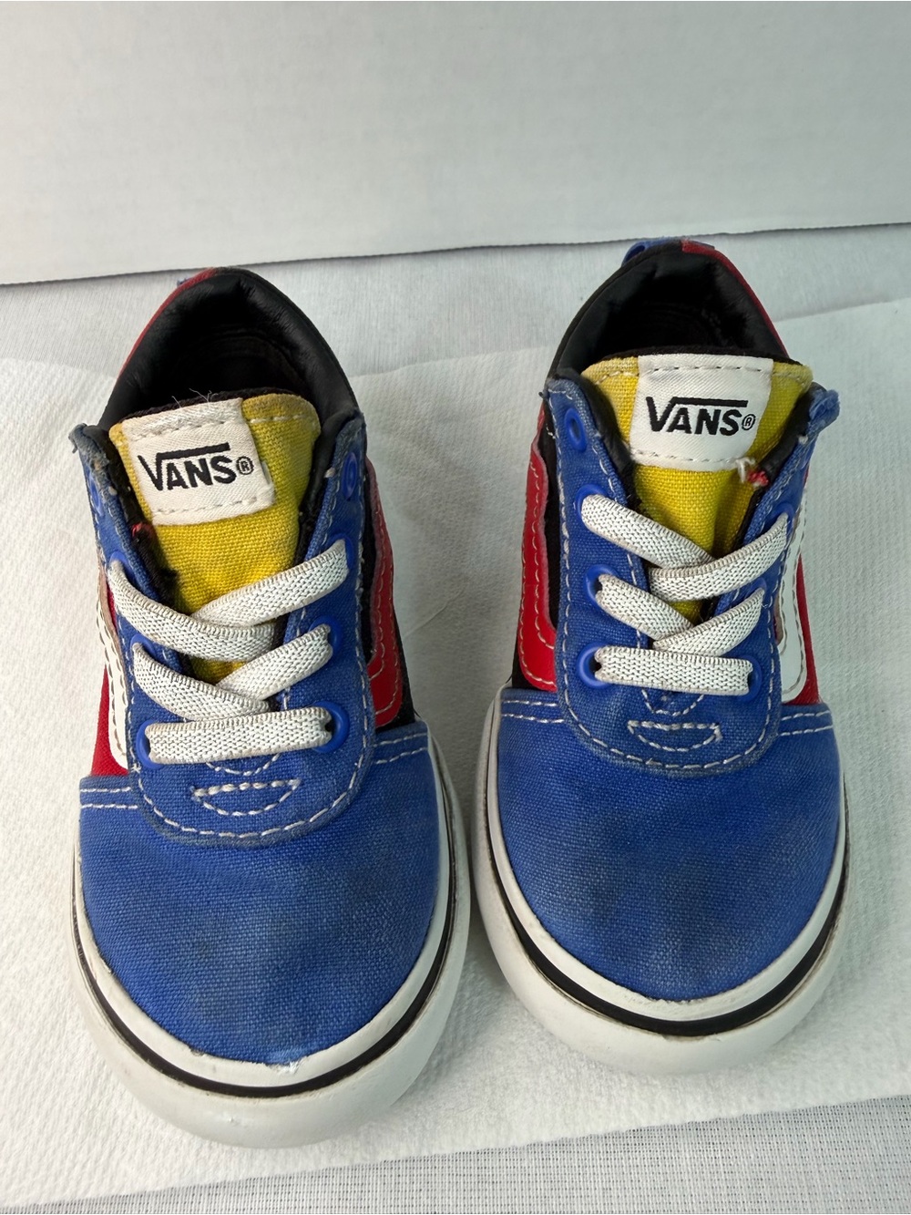 Vans Kids Low Top Sneakers in Blue/Red/Yellow